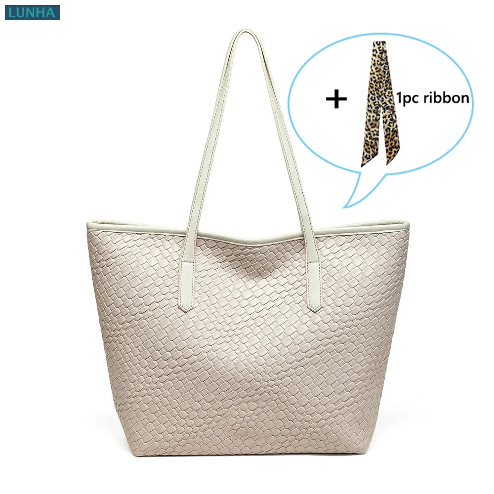 Elia Tote