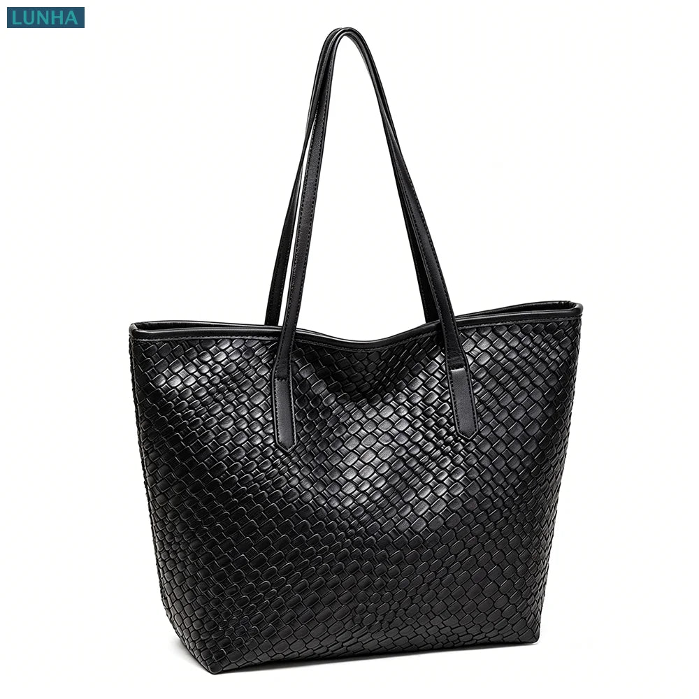 Elia Tote